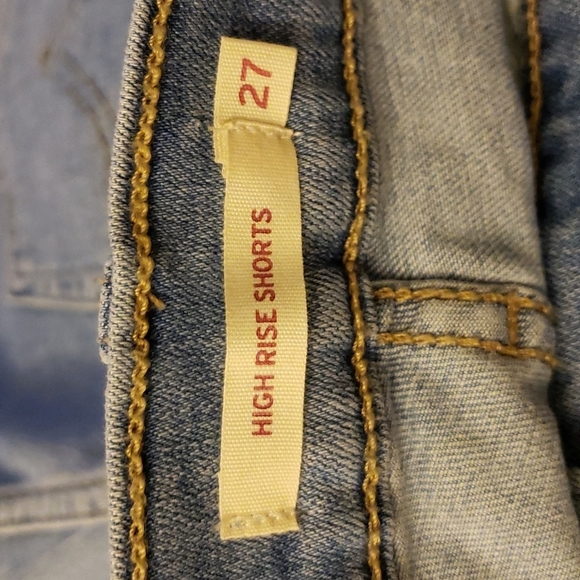 Levi's High Rise Shorts in Tribecca Scoop Light Wash Size 27 - Picture 8 of 10